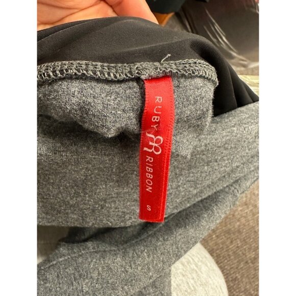 Ruby Ribbon Ladies Gray Leggings With Side Detail Small - Picture 3 of 3
